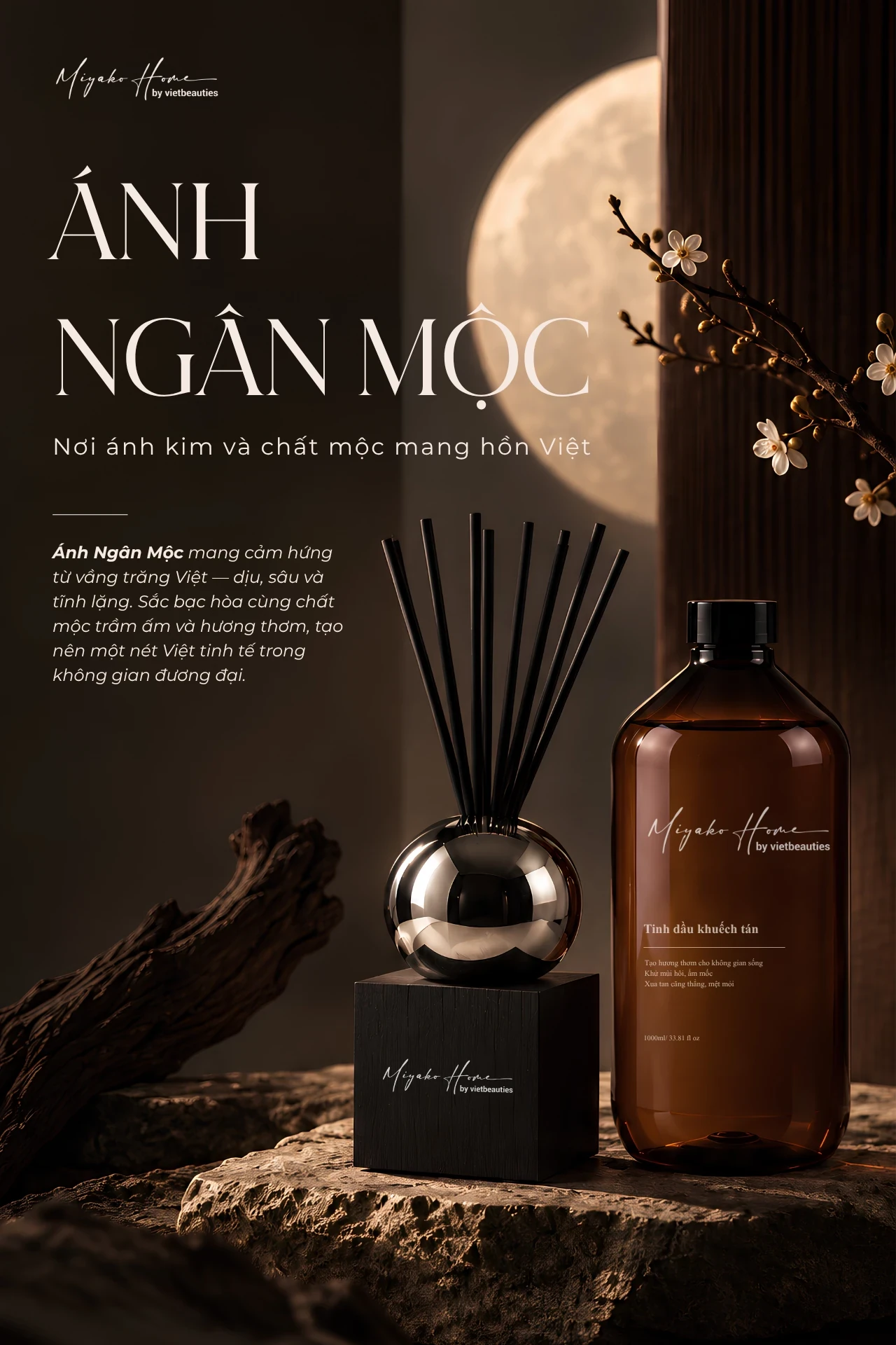 ÁNH NGÂN MỘC: bình ánh bạc trên đế gỗ, bên tinh dầu 1000 ml